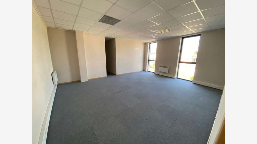 Bureaux 126m² à louer Nogent-le-Phaye