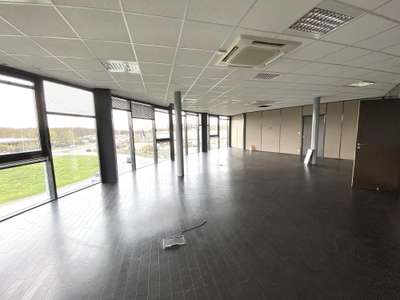 Bureaux meublés R+2 à louer proche Chartres A11