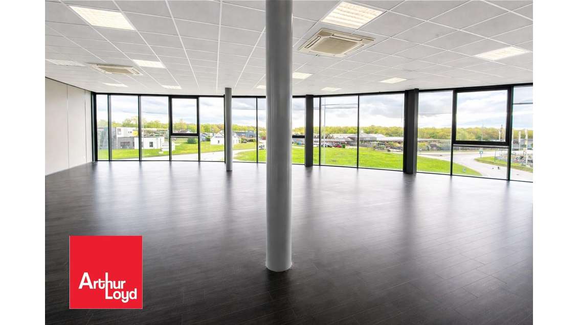 À louer local tertiaire moderne ZA Nogent-le-Phaye