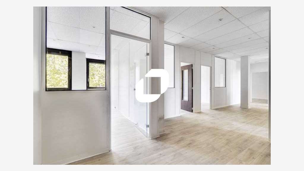 A louer Bureaux 157m² Noisiel