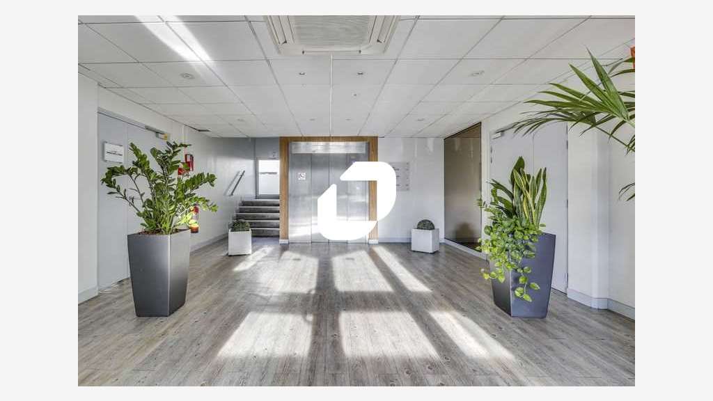 A louer Bureaux 561m² Noisiel
