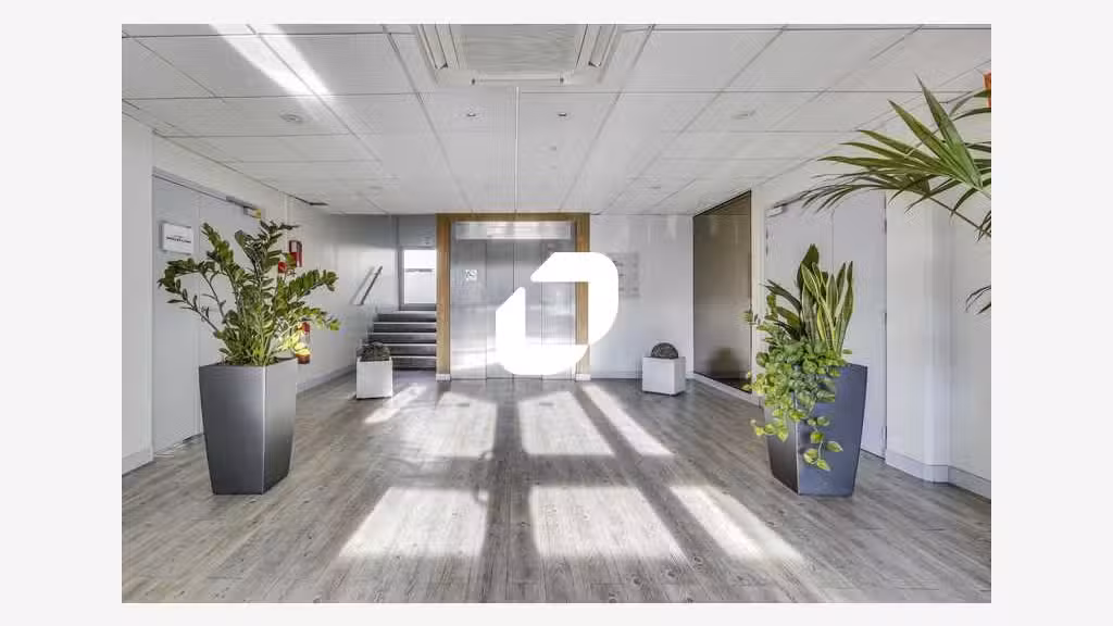 A louer Bureaux 303m² Noisiel