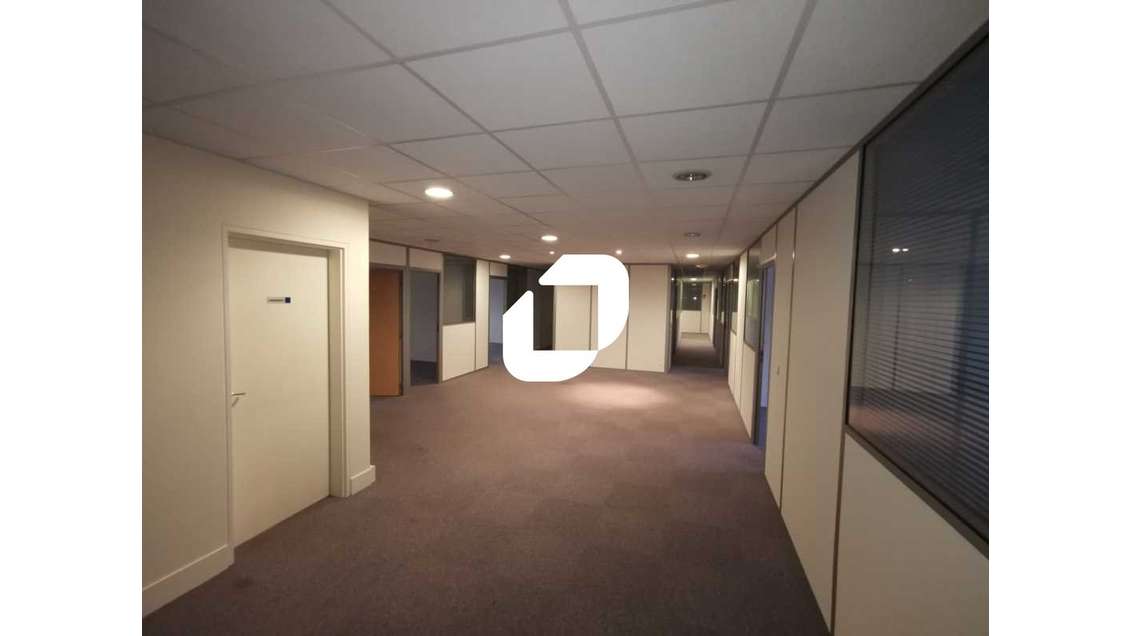 A louer Bureaux 797m² Noisy le grand