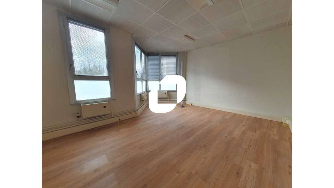 A louer Bureaux 83m² Noisy le grand