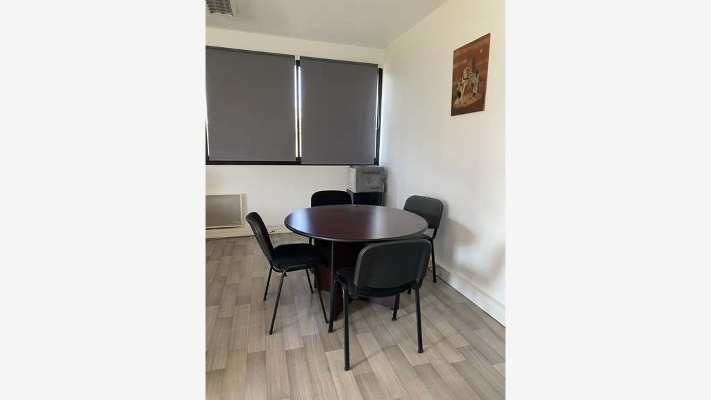 A louer bureaux 137m² au 4ème étage Noisy le Grand