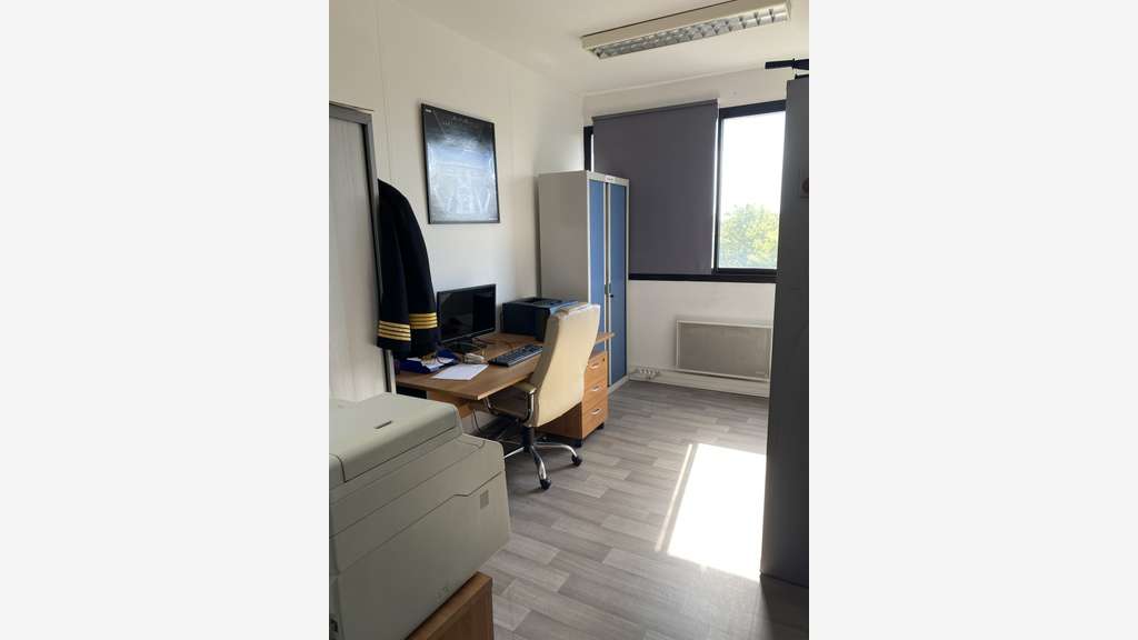 A louer bureaux 137m² au 4ème étage Noisy le Grand