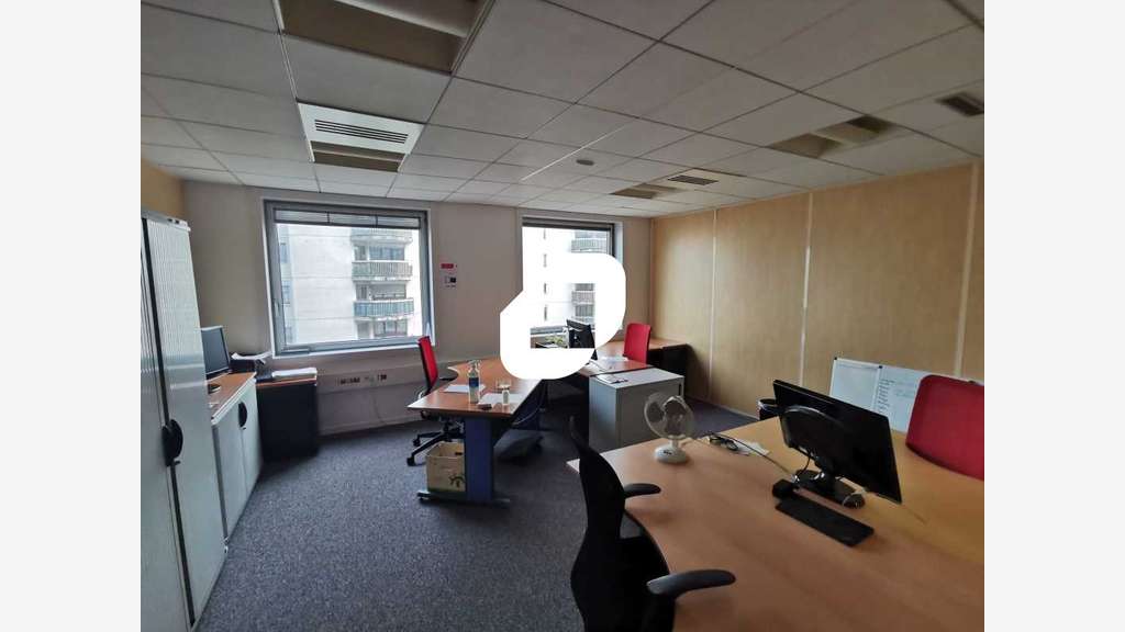 A louer Bureaux 1609m² Noisy le grand
