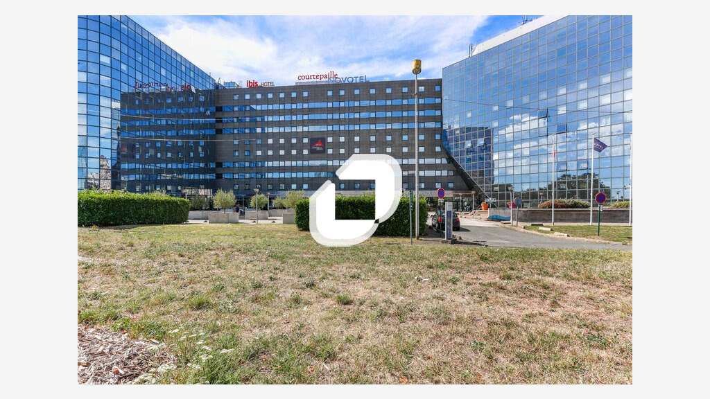 A louer Bureaux 750m² Noisy le grand