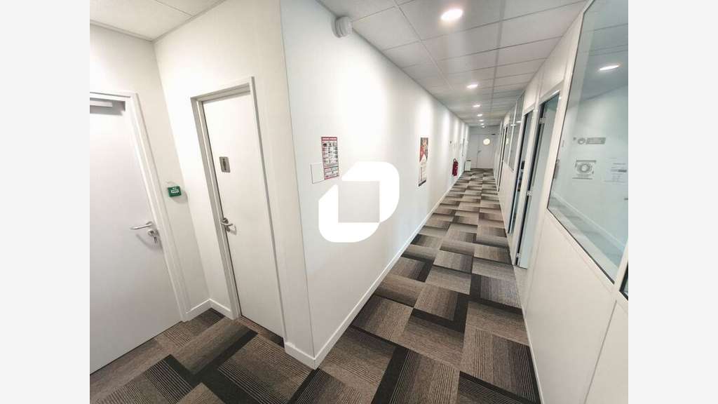 A louer Bureaux 185m² Noisy le grand