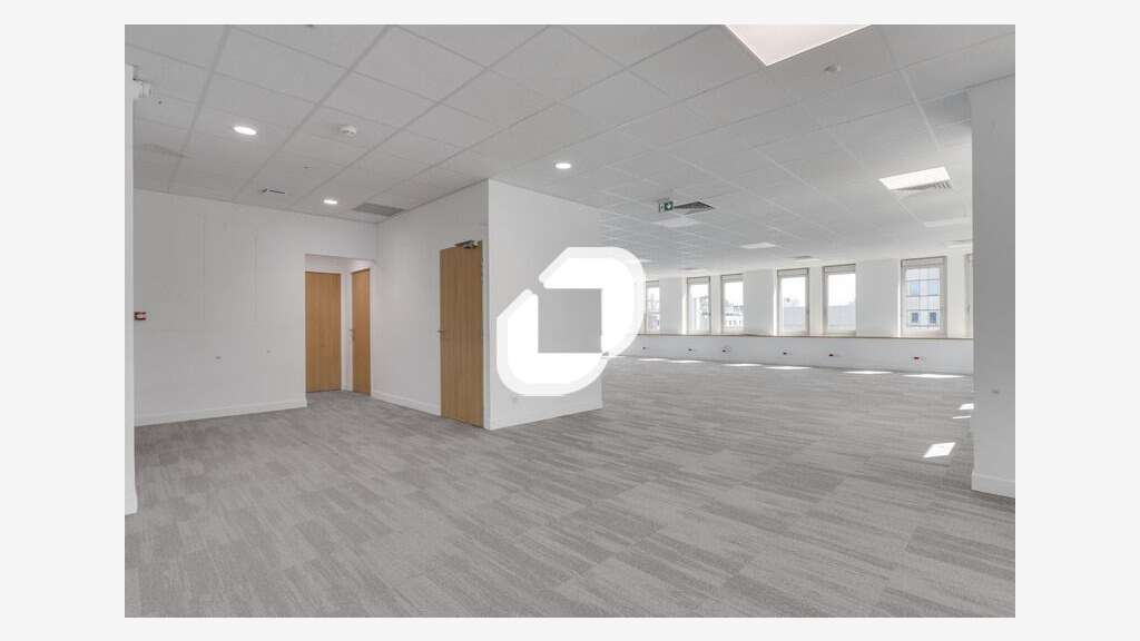 A louer Bureaux 1575m² Noisy le grand