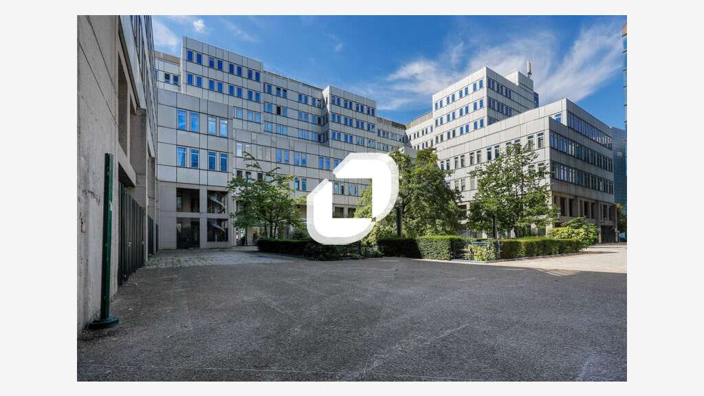 A louer Bureaux 1575m² Noisy le grand