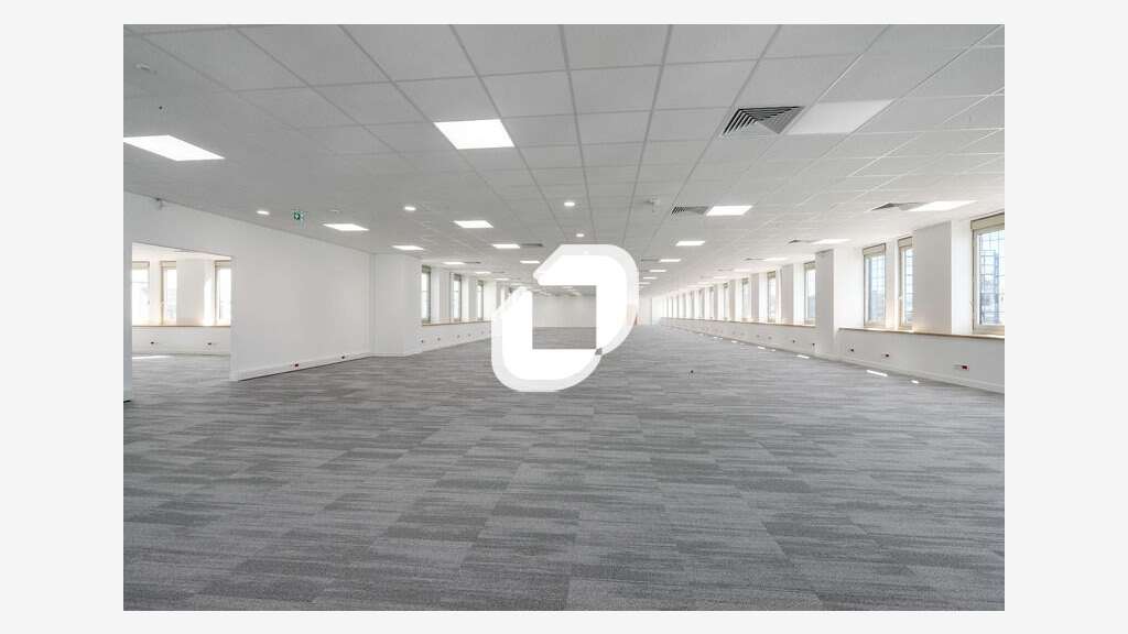 A louer Bureaux 1575m² Noisy le grand