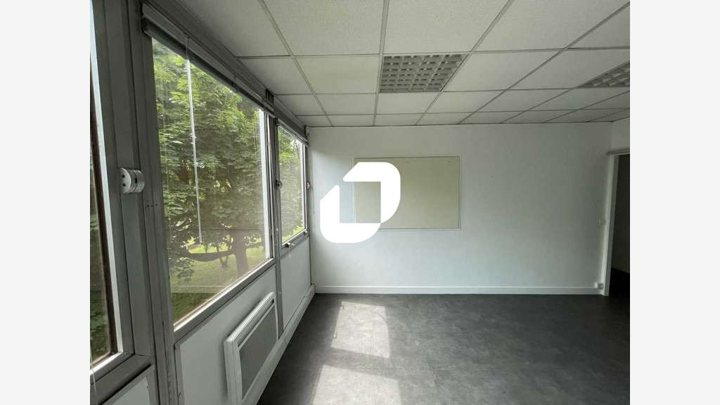 A louer Bureaux 200m² Noisy le grand