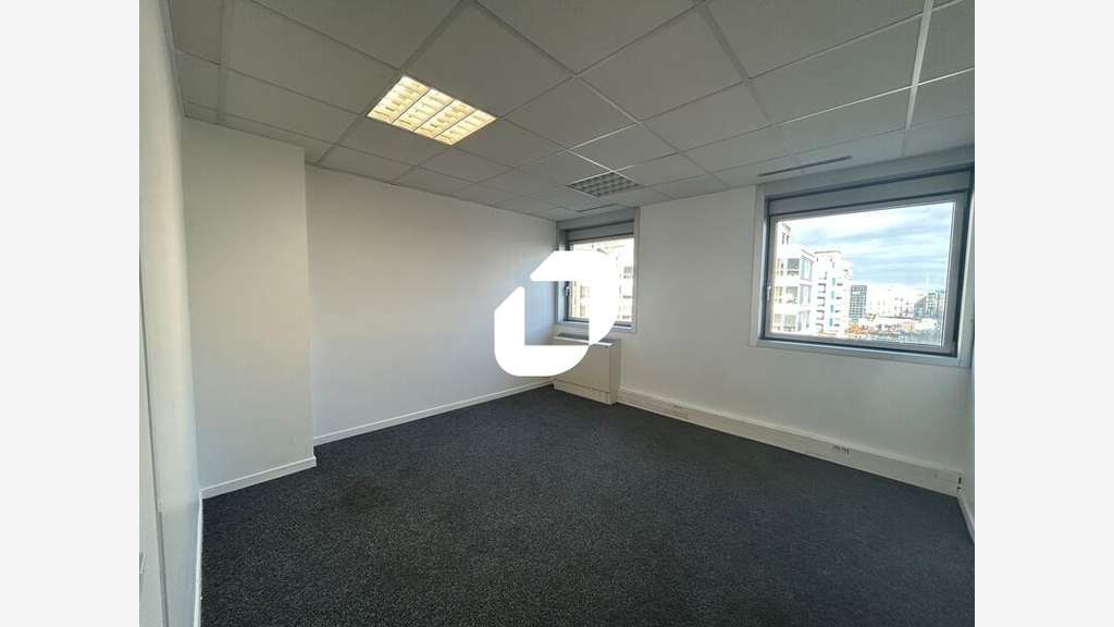A louer Bureaux 97m² Noisy le grand