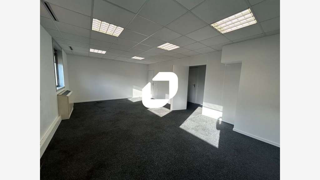 A louer Bureaux 97m² Noisy le grand