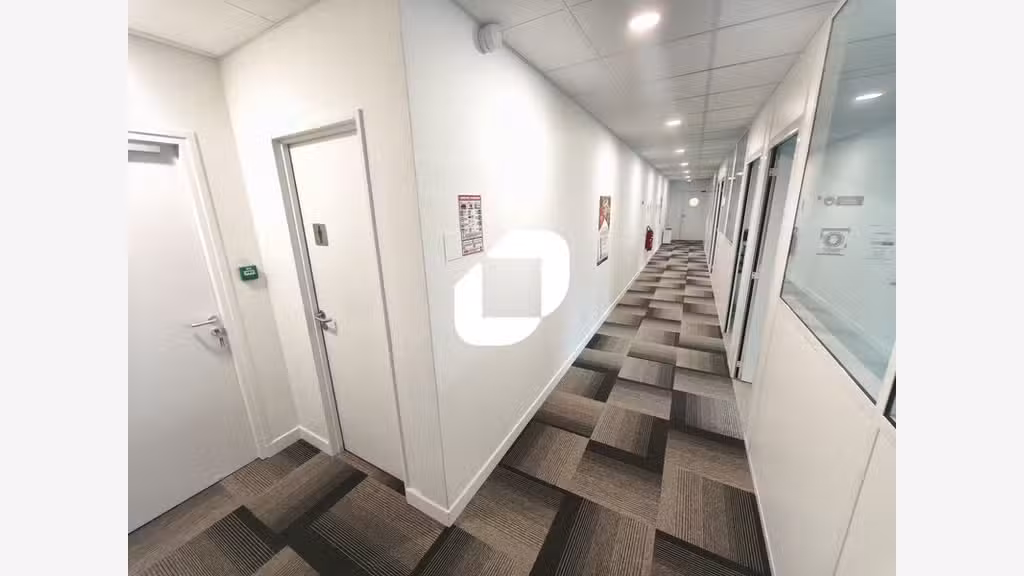 A louer bureaux de 185m² à Noisy le Grand