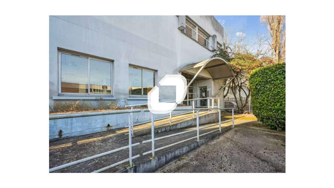 A louer Bureaux 785m² Noisy le sec