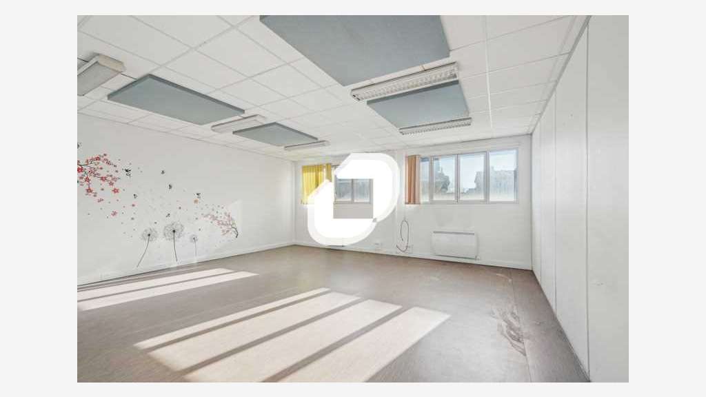A louer Bureaux 785m² Noisy le sec
