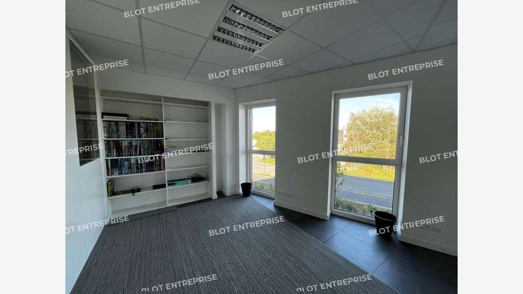 A louer bureaux 153m² à Rennes Ouest ZA du Vallon