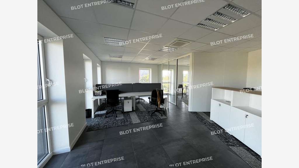 A louer bureaux 153m² à Rennes Ouest ZA du Vallon