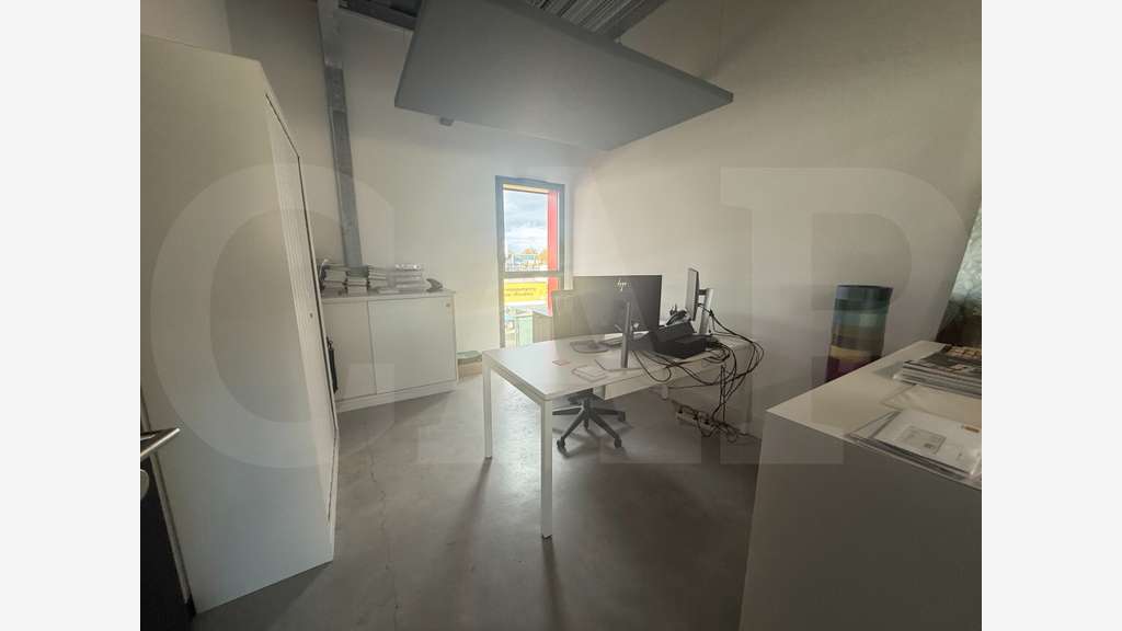 A louer bureau aménagé et cloisonné 200m² à Noyal