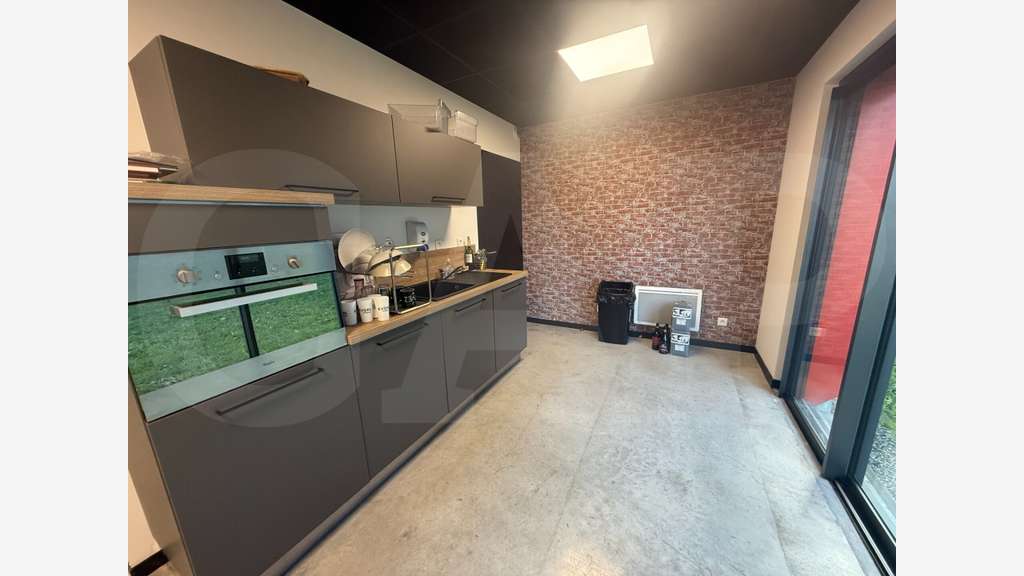 A louer bureau aménagé et cloisonné 200m² à Noyal