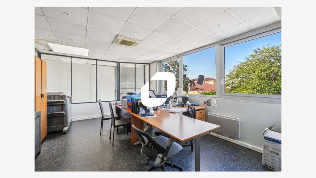 A louer Bureaux 150m² Nozay