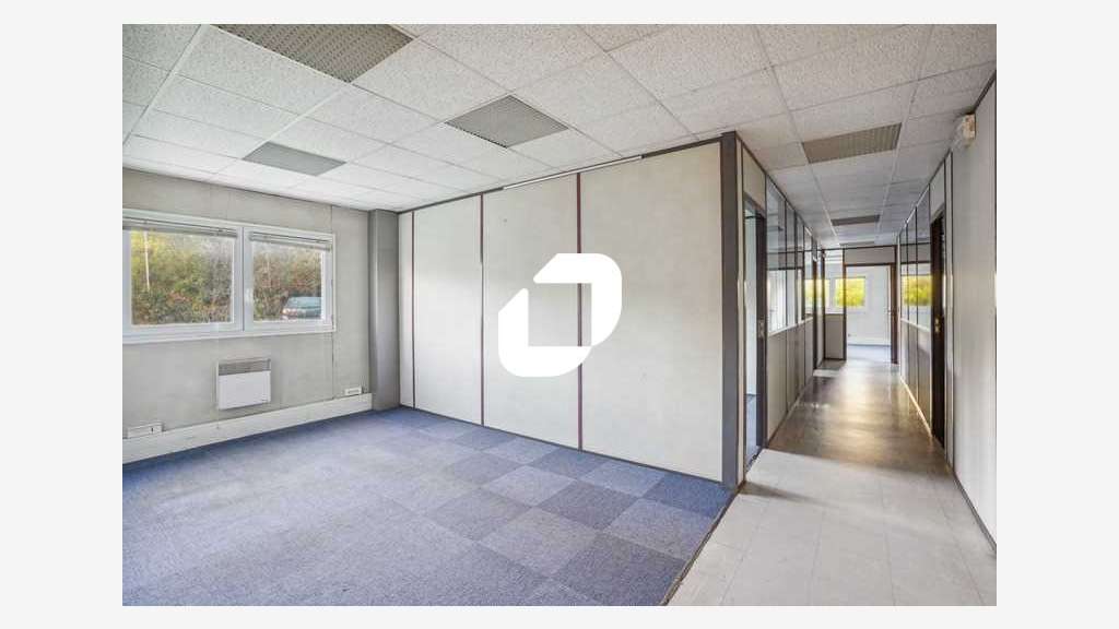 A louer Bureaux 92m² Nozay