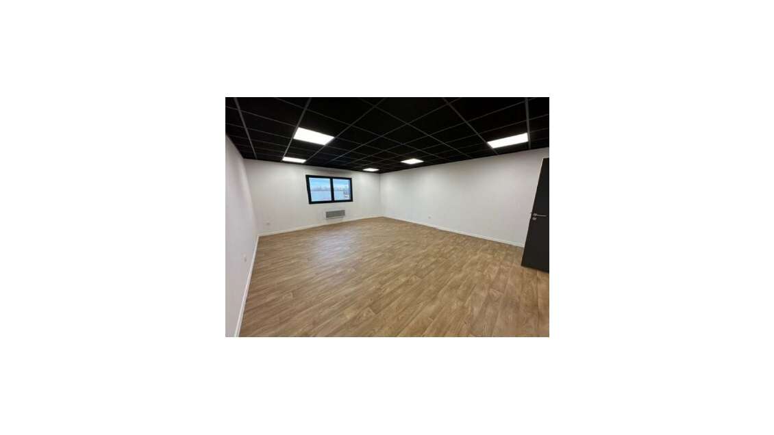 A louer bureaux 98m² zone dynamique Ombrée d'Anjou