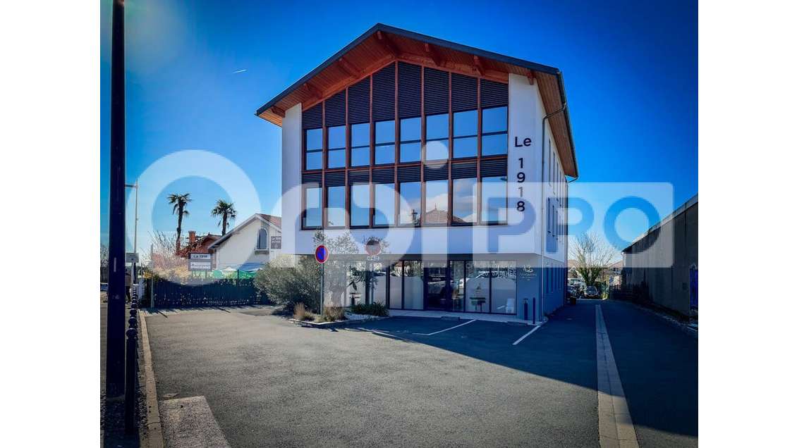 Loue bureaux climatisés 47m² avec parking à Ondres