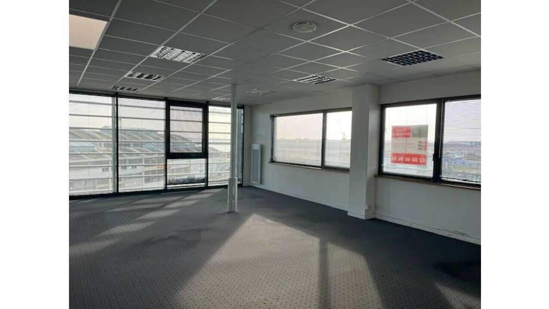 Bureaux 126m² à louer à Brest port de commerce