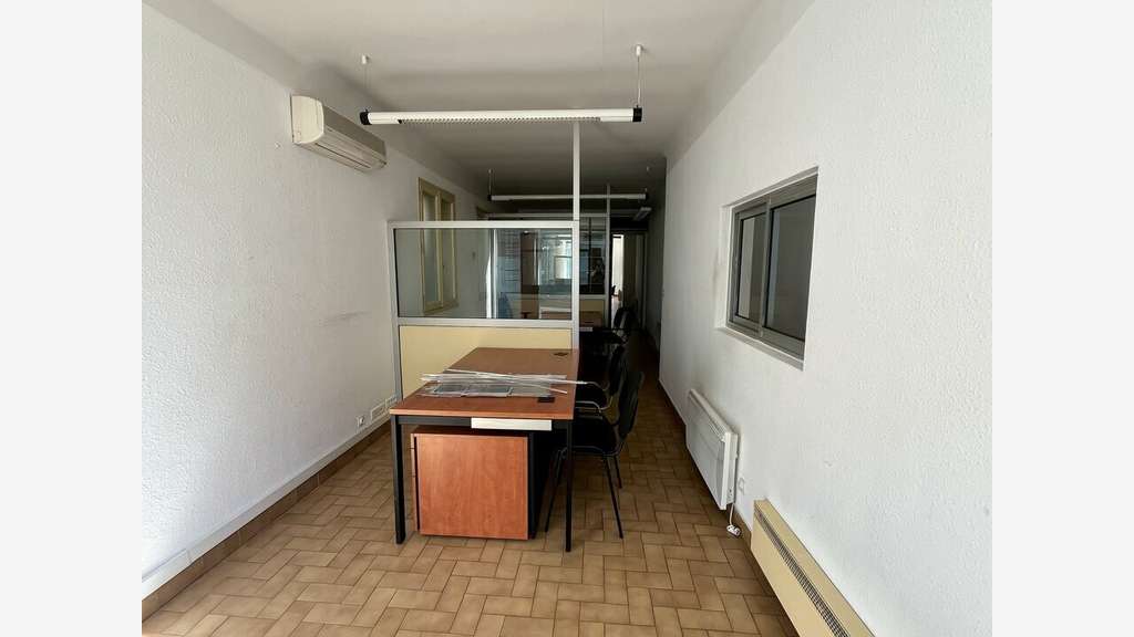 Bureaux de 160m² avec terrasse à louer à Orange