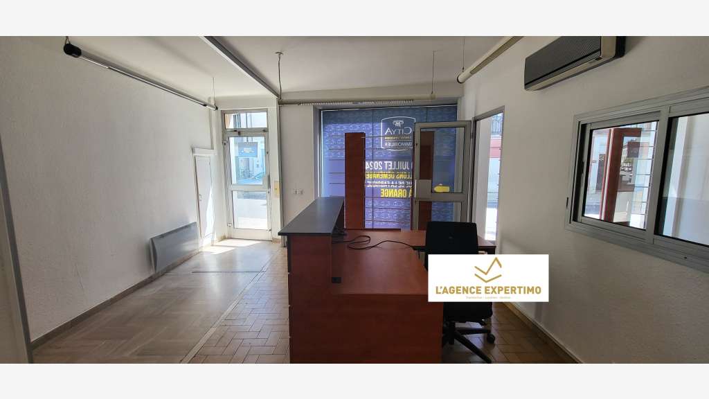 A LOUER LOCAL PROFESSIONNEL 152 M²
