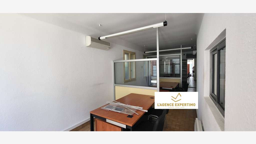 A LOUER LOCAL PROFESSIONNEL 152 M²