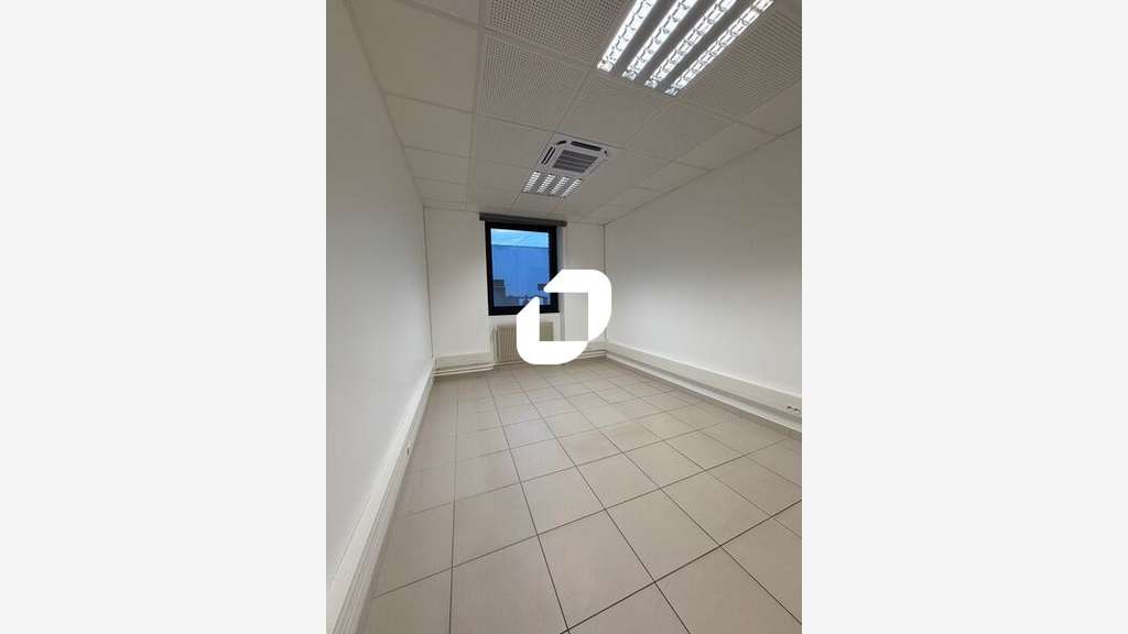A louer Bureaux 79m² Orgeval