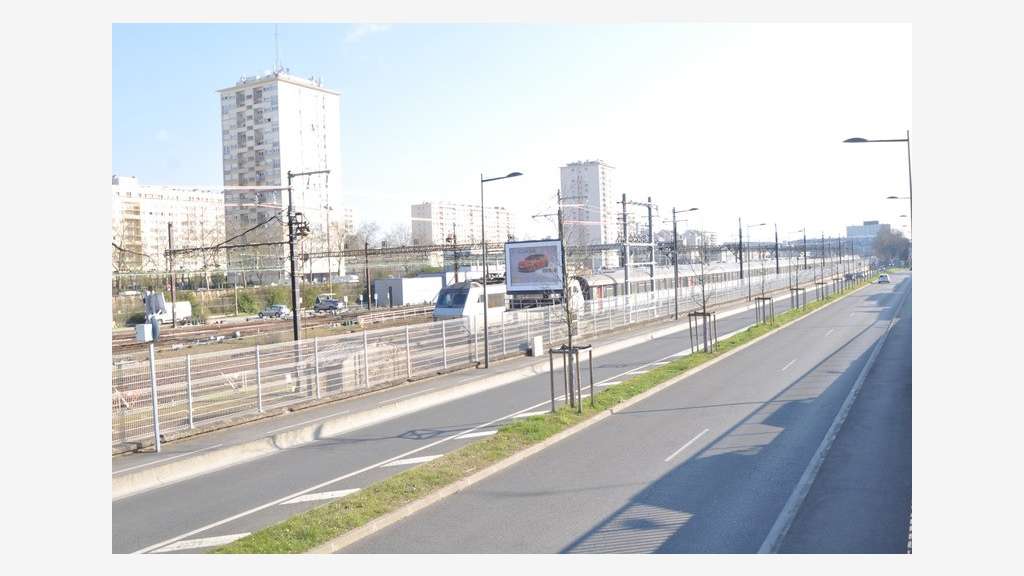 A louer bureaux 141m² R+1 à Orléans centre Gare