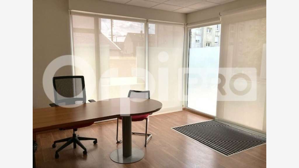 A louer local professionnel lumineux à Orléans