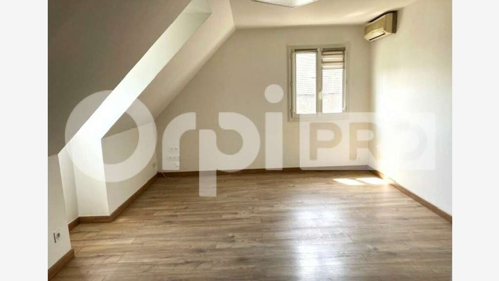 A louer bureaux de 100m² à Orléans Nationale 20