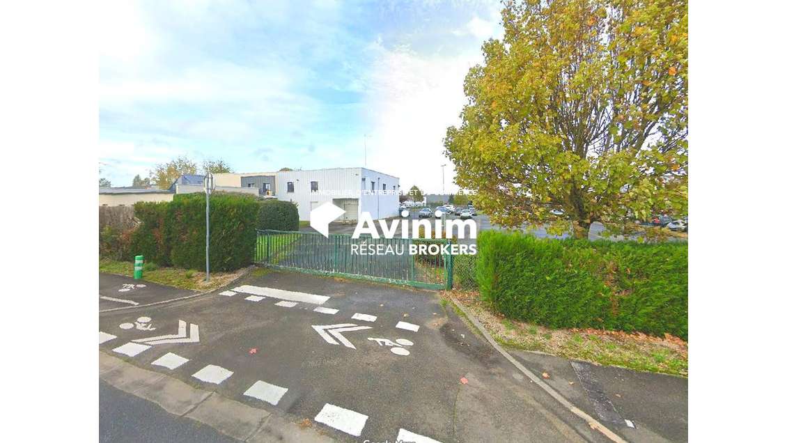 Bureaux 554m² sur 1500m² à louer à Ormes