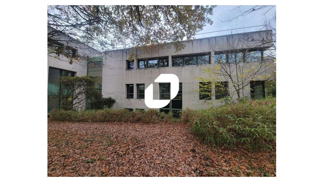 A louer Bureaux 376m² Orsay