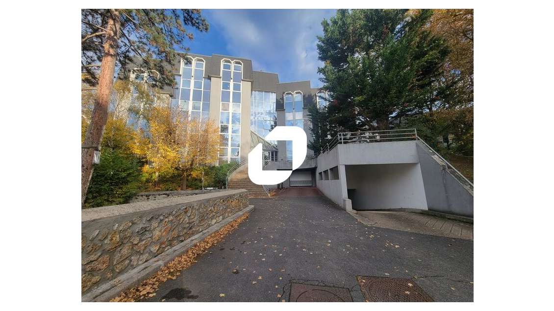 A louer Bureaux 290m² Orsay