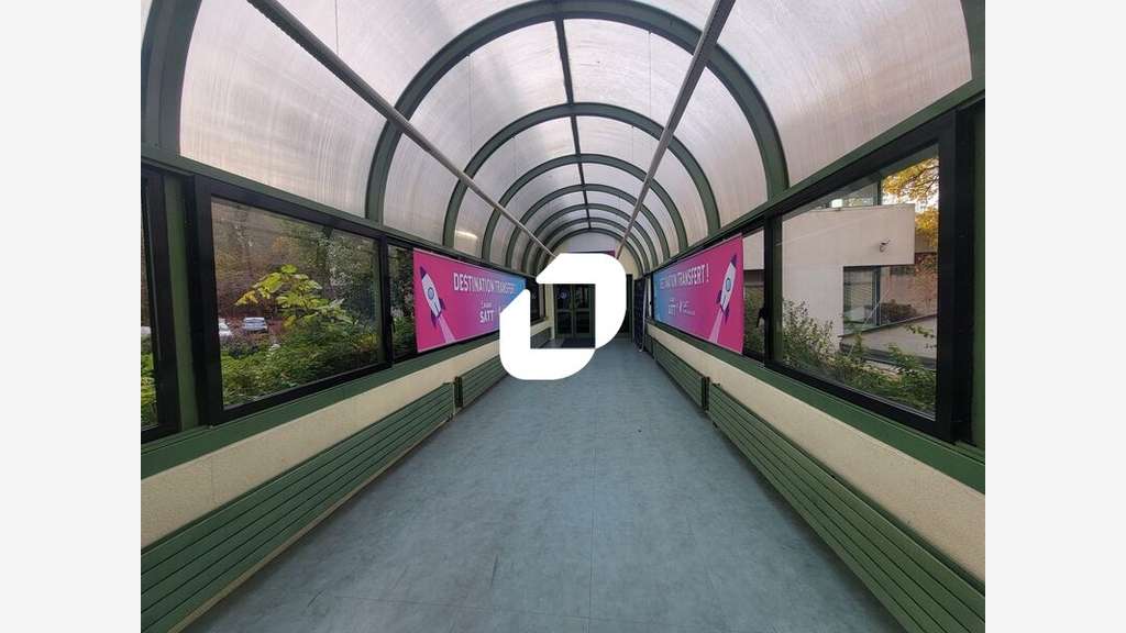 A louer Bureaux 376m² Orsay