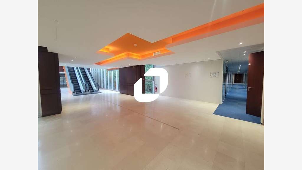 A louer Bureaux 376m² Orsay