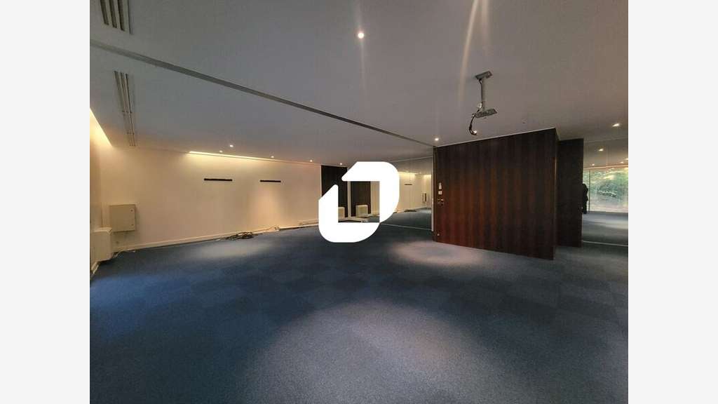 A louer Bureaux 376m² Orsay
