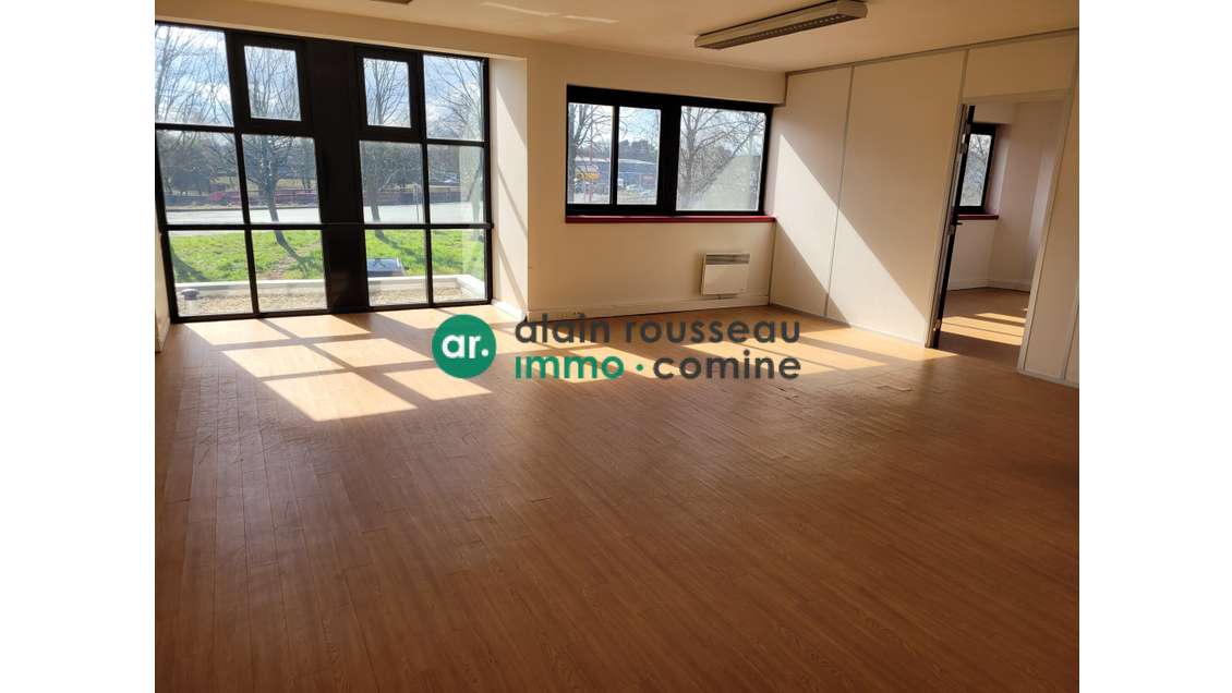 A louer bureaux 70m² R+1 à Orvault Forum