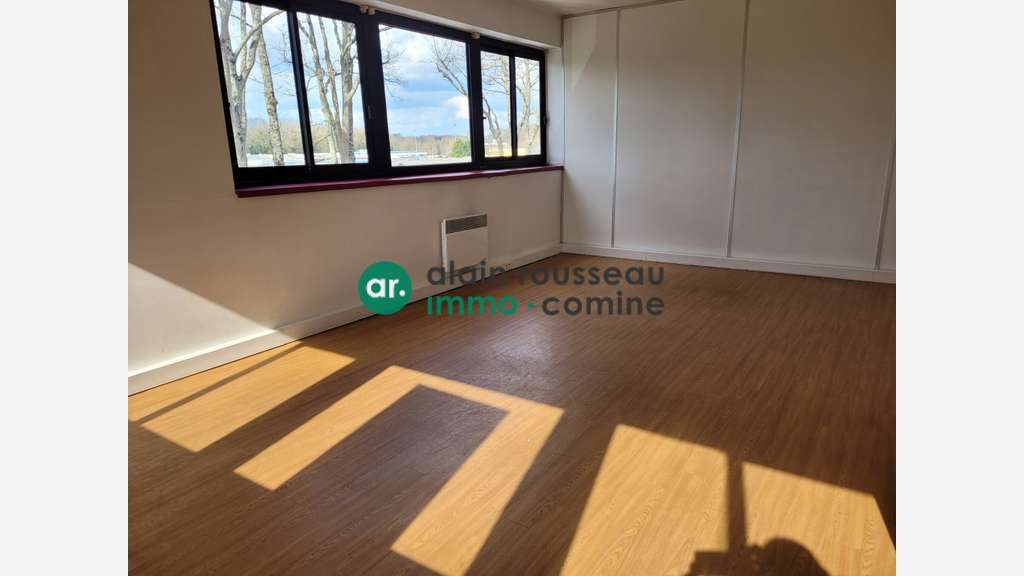 A louer bureaux 70m² R+1 à Orvault Forum