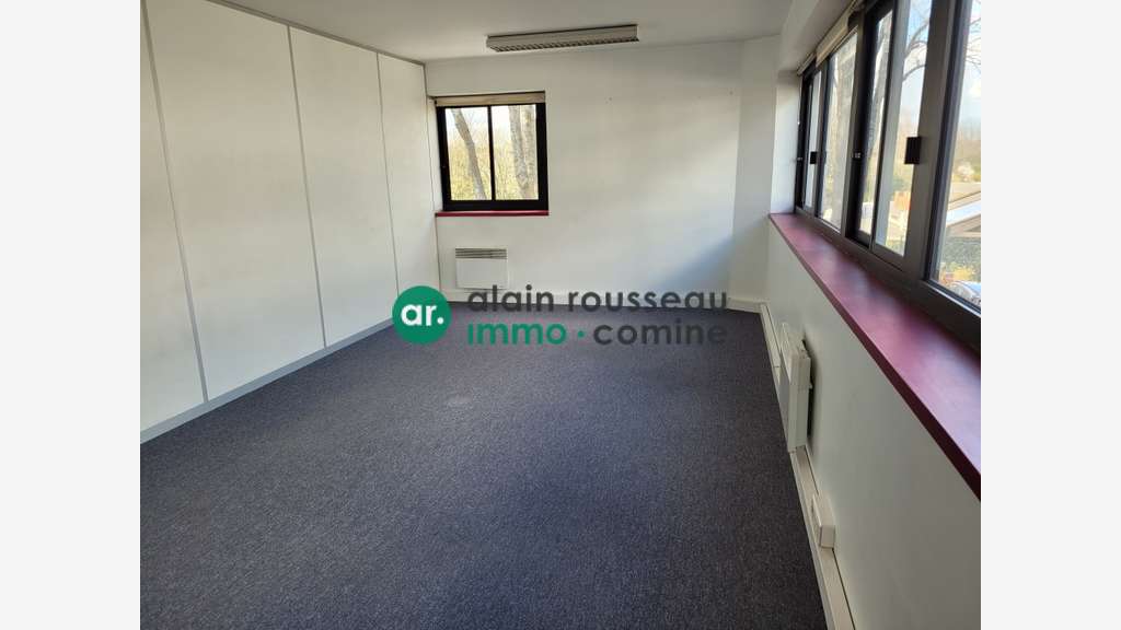 A louer bureaux 56.50m² R+1 à Orvault Forum