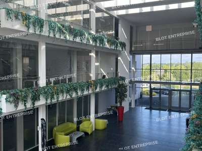 A louer bureaux 694m² proche Orvault Grand Val