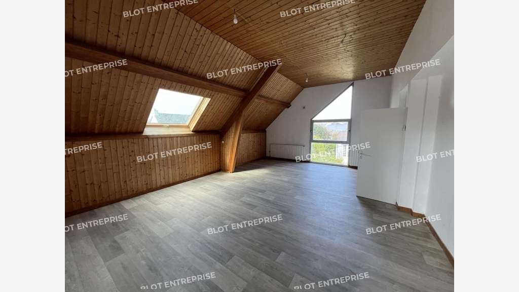 A louer bureaux 200m² à Orvault au pied du tramway