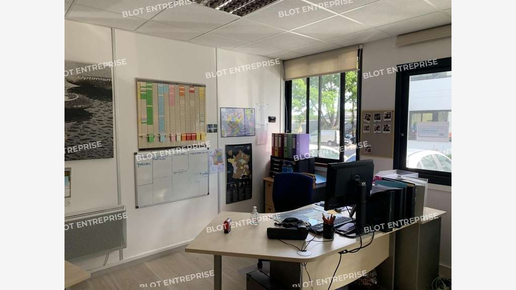 A vendre à louer bureaux 66m² RDC Forum d'Orvault